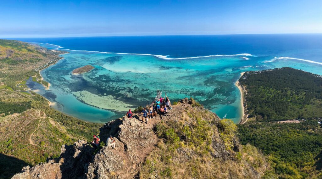 yanature hiking le morne