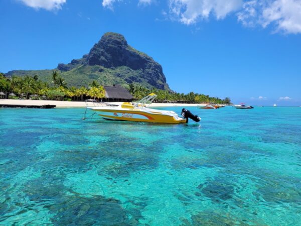 Le Morne et son lagon scaled - L'île aux Bénitiers à l'île Maurice Kayak à l'île aux Bénitiers et Crystal Rock, petit-déjeuner inclus