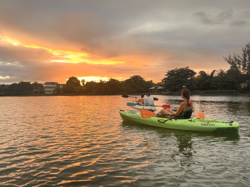 Kayak Ile Maurice Soleil Couchant 02 - Kayak Île Maurice : nos meilleures excursions Kayak Ile Maurice Soleil Couchant