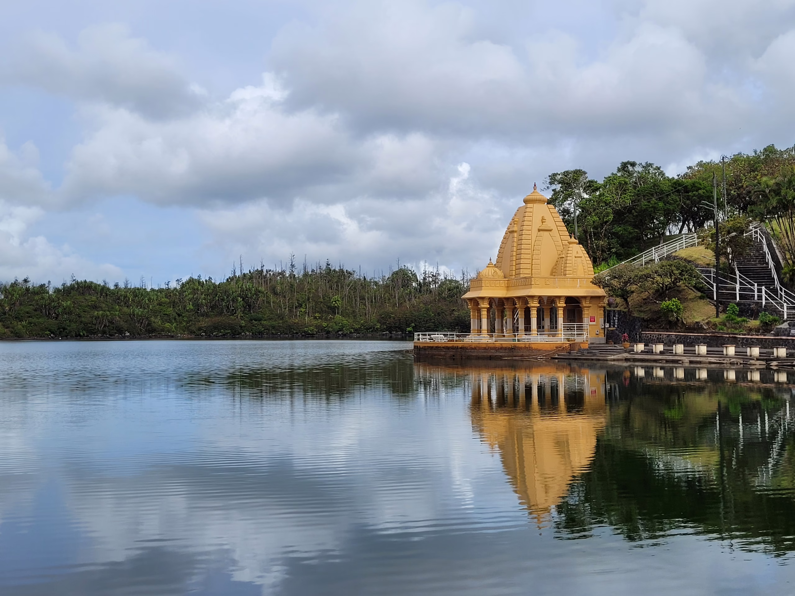 Temples à Ganga Talao Grand Bassin