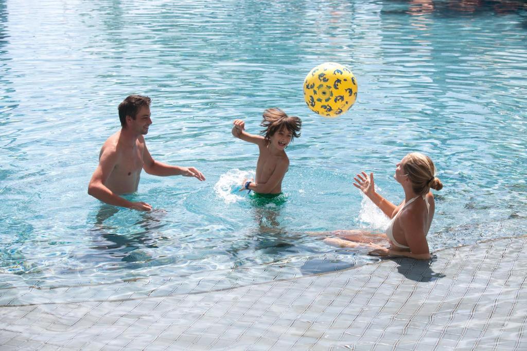 hotel constance belle mare kids enfants piscine