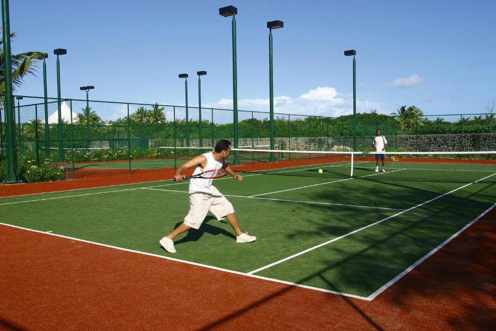 hotel constance belle mare tennis