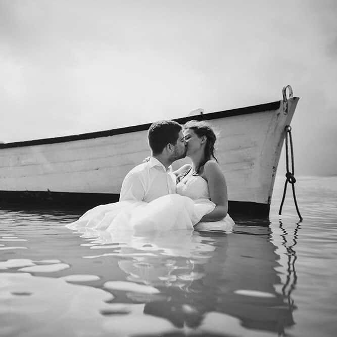 backlight-studios-ile-maurice photo mariés créative dans l'eau
